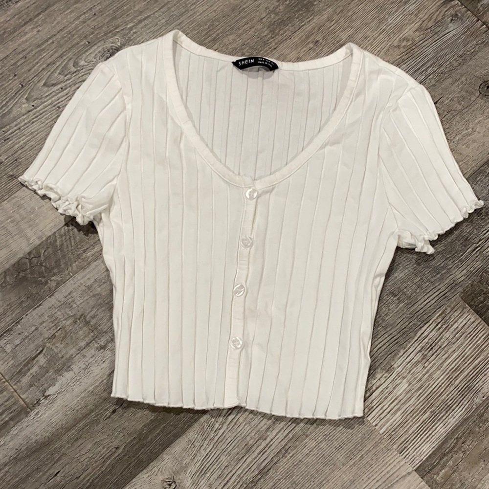 White crop top!